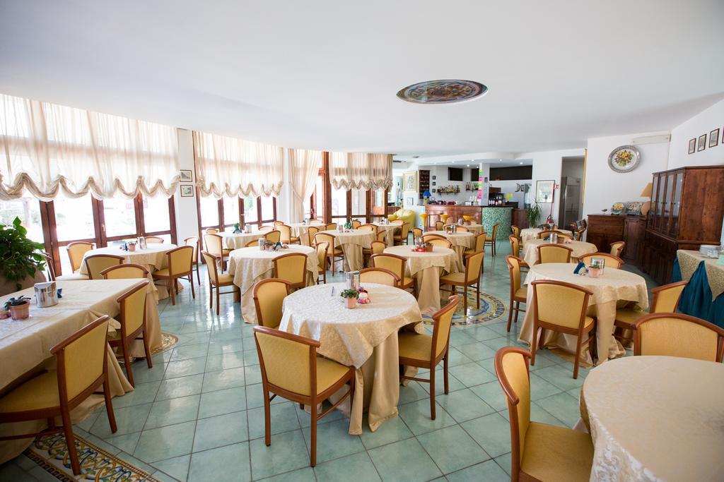 Residence Hotel Eden Palinuro Zewnętrze zdjęcie