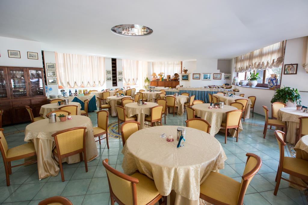 Residence Hotel Eden Palinuro Zewnętrze zdjęcie